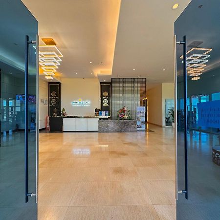 マクタンSophisticated Oceanview Studio In La Miradaアパートメント エクステリア 写真